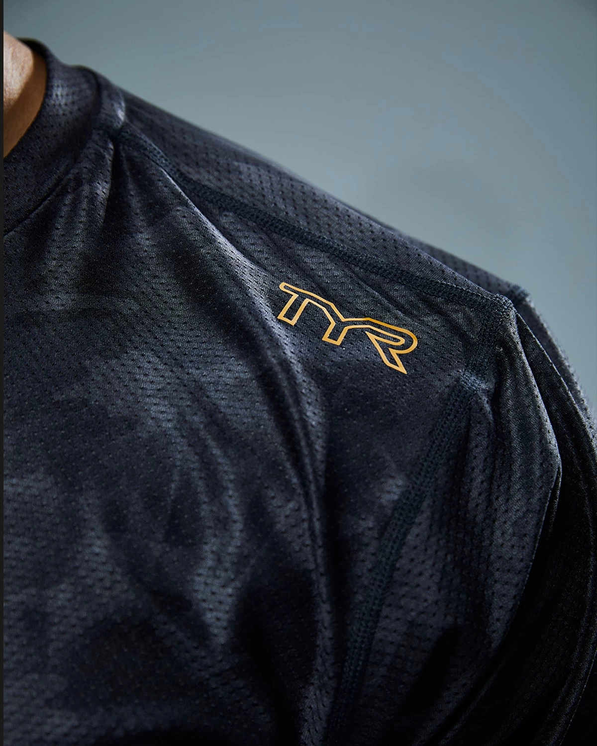 TYR Airtecâ„¢ Men's Long Sleeve Tee - Blackout Camo - Image 7