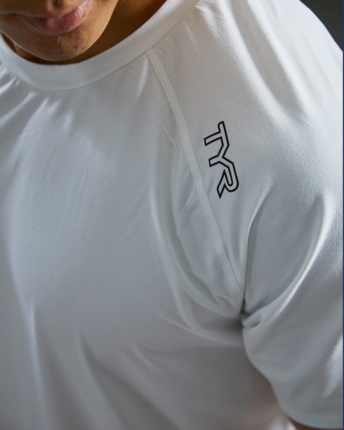 TYR ClimaDry™ Men's Raglan Tech Tee - Solid / Heather - Image 7