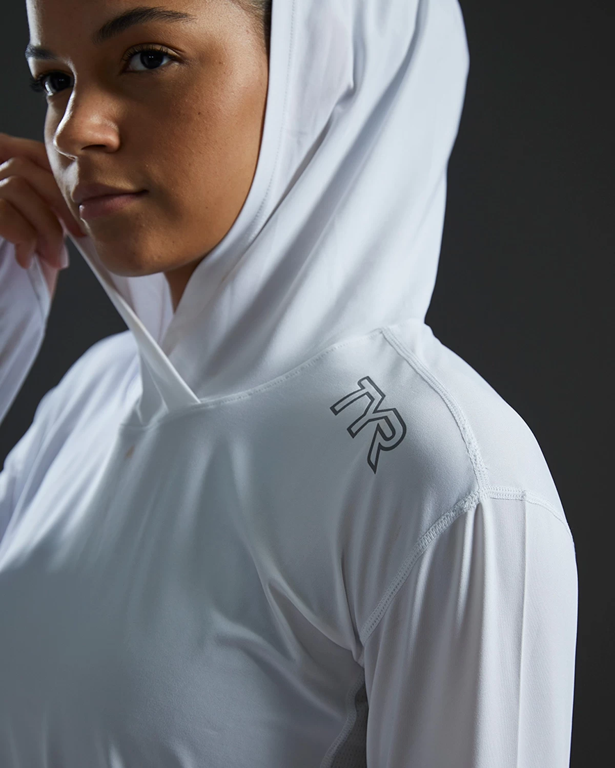 TYR SunDefense⢠Women's Vented Hooded Shirt - Solid - Image 10